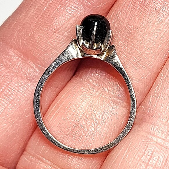 Black & silver solitaire ring - Picture 3 of 8